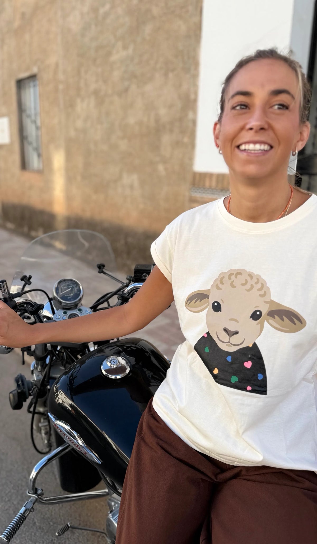 CAMISETA ESTAMPADO CORDERITO